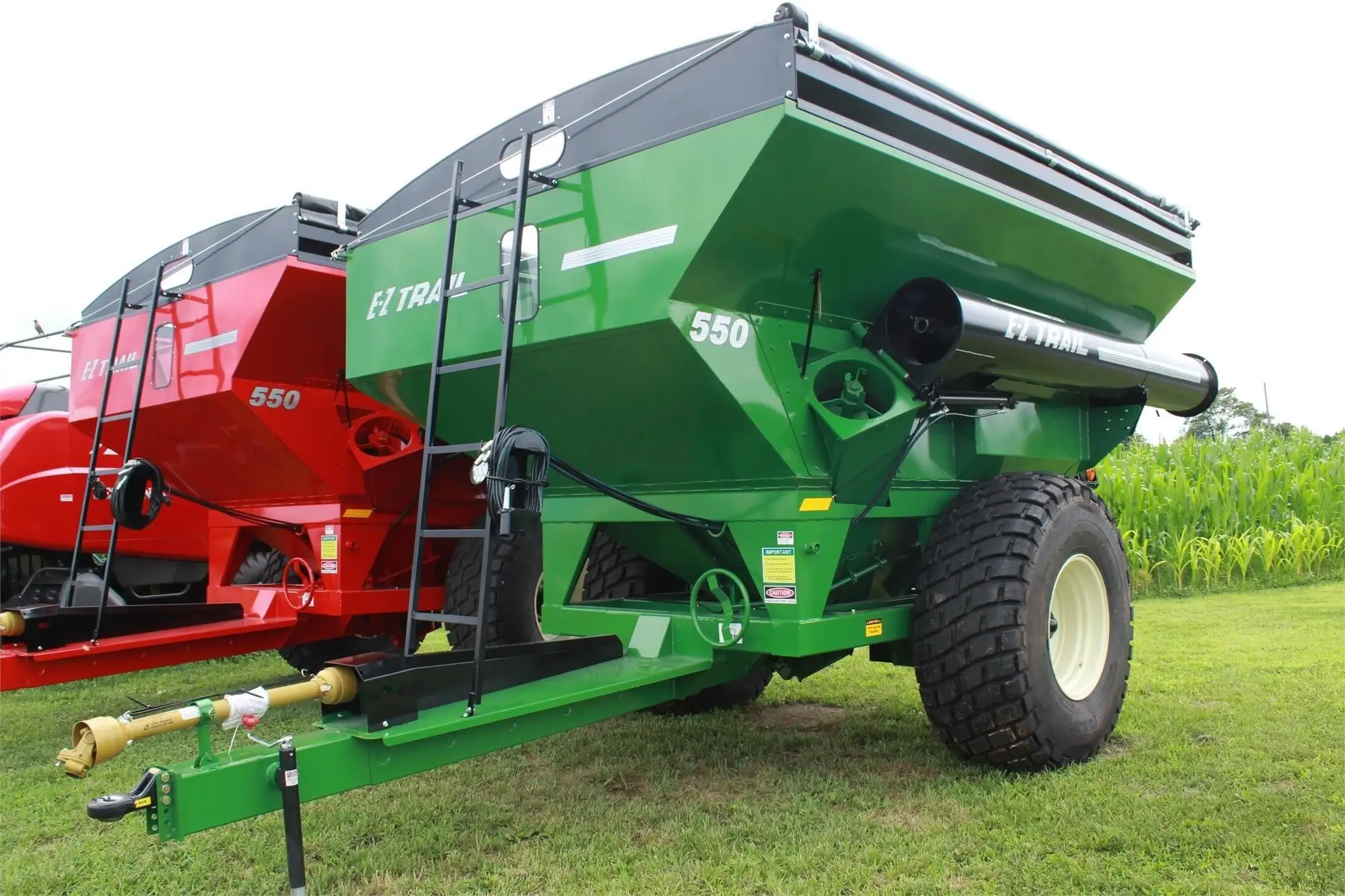 New | in-Stock 2025 E-Z TRAIL 550 Grain Carts Pennsylvania US | Zimmerman Farm Service #1409942