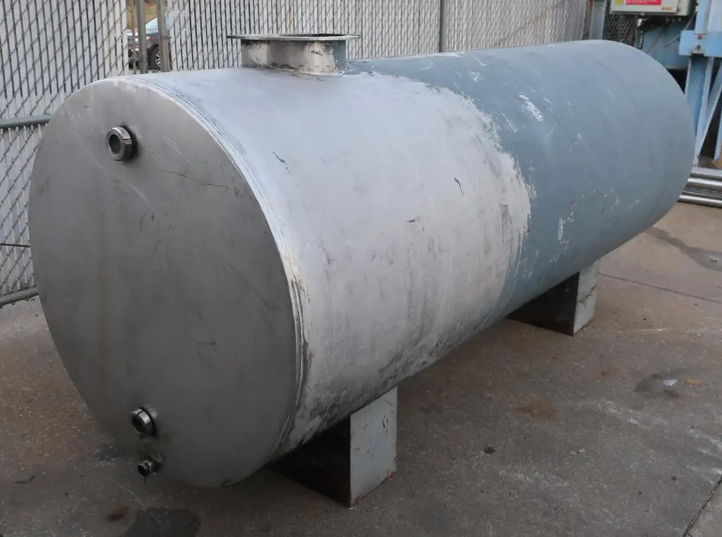 SPC8945  Tank 700 gallon horizontal tank, Stainless Steel