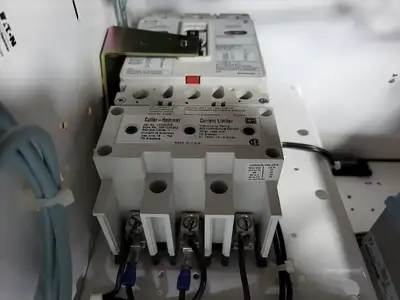 Used EATON SVX002A1-5A4N1 Switchgears British Columbia CA | Lenmark #240153