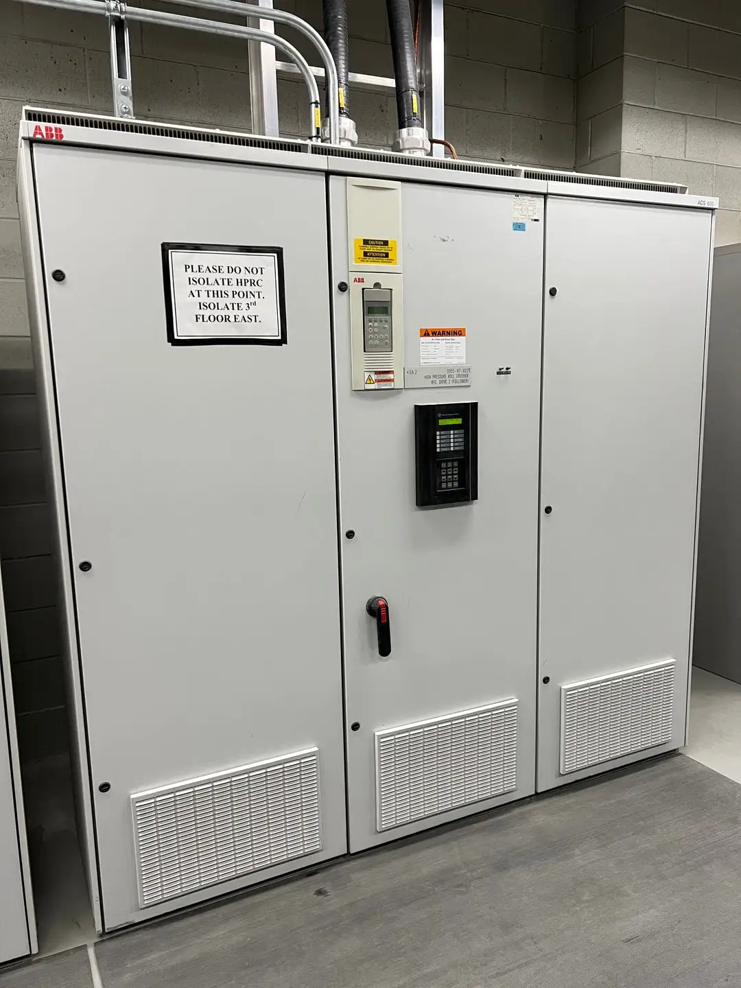 VFD Unit ACS627-0760-6-00HM1204932B, 0-575VAC, 0-300hz, 3 Sections