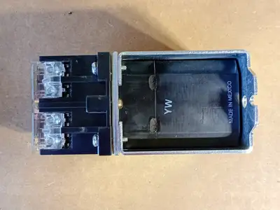 Used ALLEN-BRADLEY 700DC-P400Z24 Misc Electrical & Power Parts British Columbia CA | Lenmark #1438846