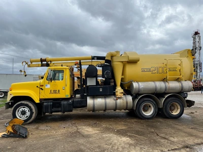 2001 International 2554 6x4 Vactor Vacuum Truck 275HP, 82k Mi