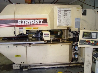 USED 1992 STRIPPIT FABRI-CENTER