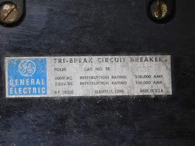General Electric TB63F Tri-Break Circuit Breaker 200kA@600VAC 100kA@250VDC Used