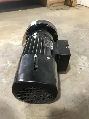 Sumitomo CNFMS012-609FDAGB-731/G 71KU/4 0.12kW Gearmotor 1400RPM 731:1 3PH
