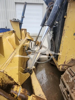 USED 2016 CATERPILLAR D6T XL