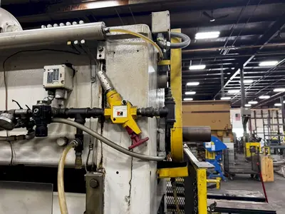 40 TON L&J STRAIGHT SIDE PRESS: YOBRO #23910