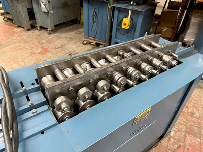 Lockformer "S" Cleat and Drive Cleat Model 8900 - Reconditioned