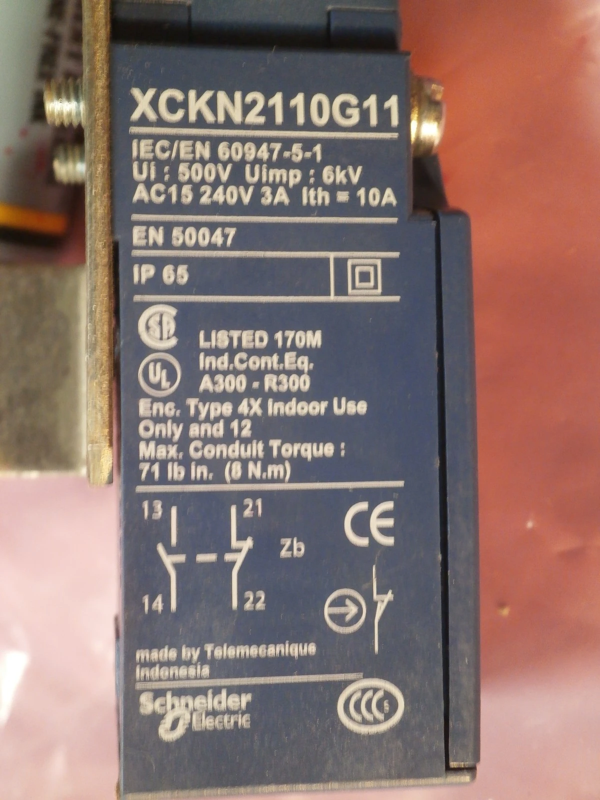 USED Schneider XCKN2110G11C