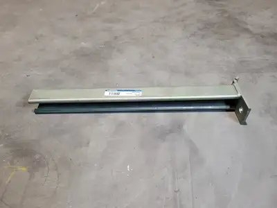 NEW THOMAS & BETTS S25618