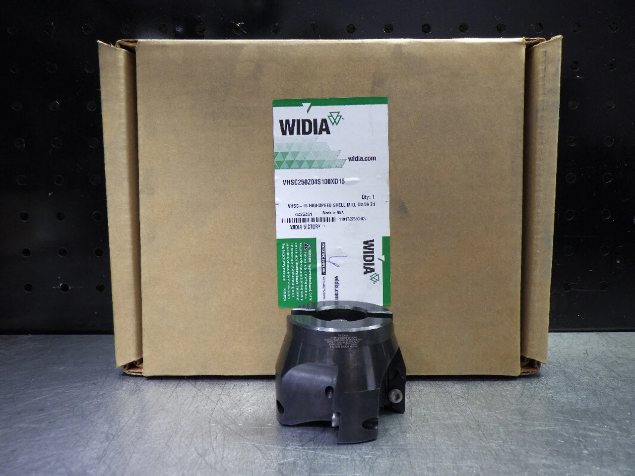 Widia 2.5" Coolant Thru Indexable Facemill 1" Arbor VHSC250Z04S100XD16 (LOC1219B)