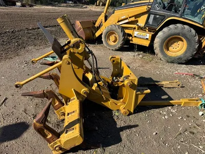 Caterpillar 140H Rear Ripper