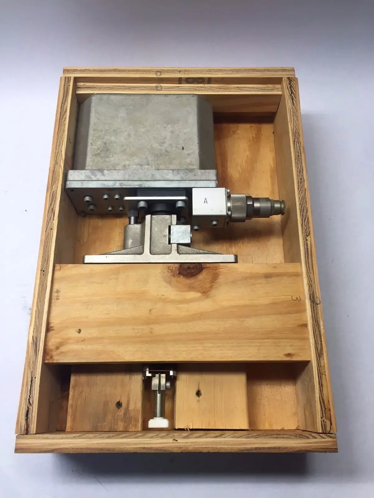 Used AMREIN APPARATE AG VIBRATION TRANSDUCER TRANSMITTER Transducers | Maverick Industrial Sales #1109172