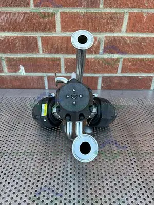 USED 3 ITT PURE FLO ADVANTAGE 4 - WAY DIAPHRAGM VALVE W/ 1" SANITARY FITTING