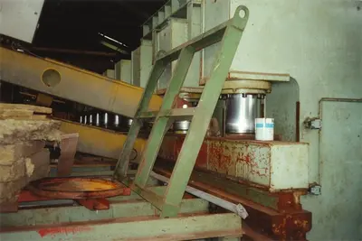 USED BAKKER 1500 TON X 12 METER