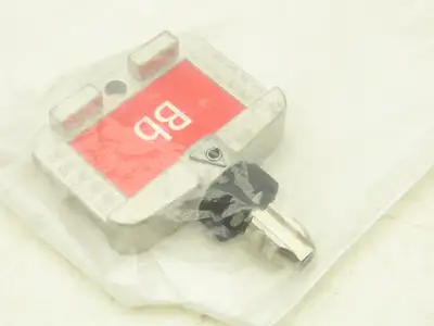 Allen Bradley 440T-MSALE10BB Guardmaster Trapped Key Interlock Switch With Key