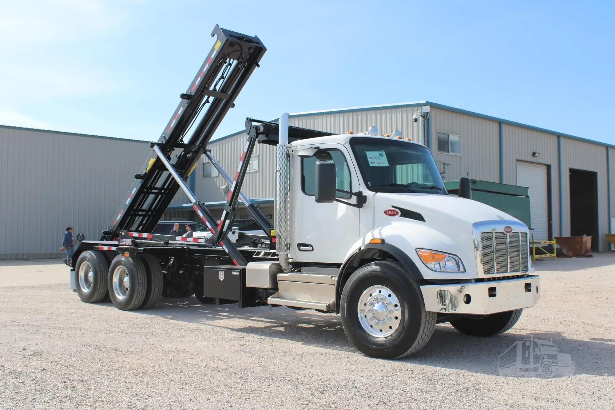 New | in-Stock 2027 PETERBILT 548 Rolloff Trucks Texas US | Roll Off Truck World #1492015
