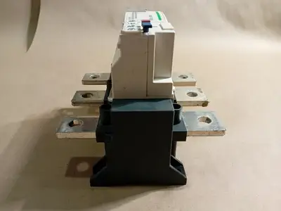 NEW SCHNEIDER ELECTRIC LR9F7375