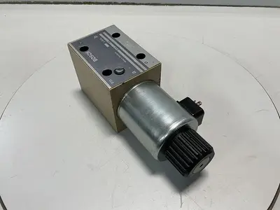 USED BOSCH 0 810 001 825