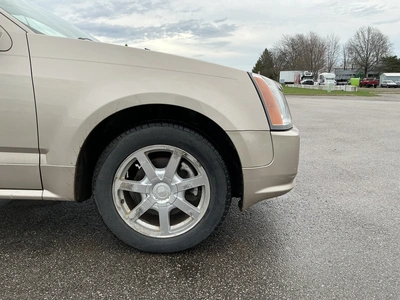 USED 2005 CADILLAC SRX