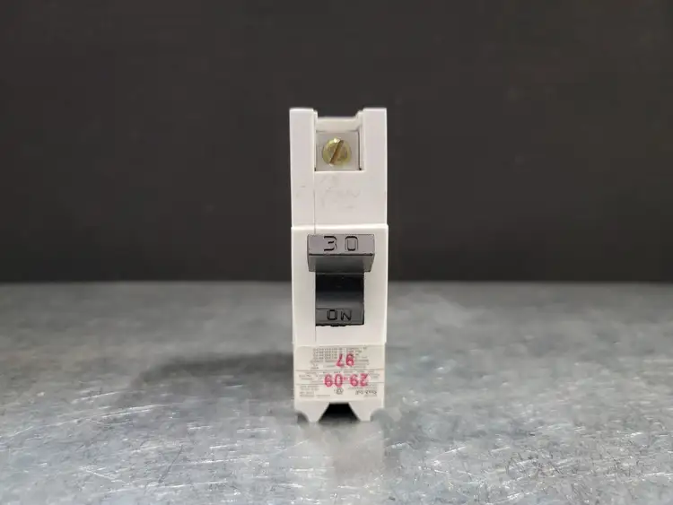 Used FEDERAL PIONEER NA130NB Switchgears British Columbia CA | Lenmark #243835