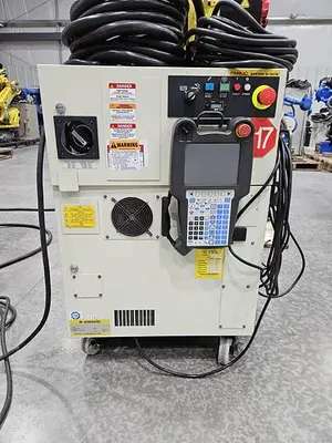USED 2015 FANUC R-2000IC/210F