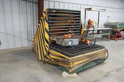 60" x 48" ROACH PNEUMATIC LIFT & TILT UPENDER / TABLE WITH ROLLER CONVEYOR : YOBRO #24710