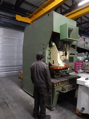 USED LVD 200 TON