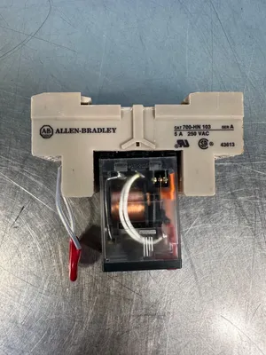 Schneider Relay 792XDXM4L-120A / 700-HN-103 Ser. A Base (4C-27)