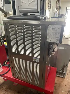 Used Taylor Used 2018 Taylor 432-27 2 Flavor Frozen Beverage Freezer Slushie 208/230V Slushie Machines Illinois US | Falcon Restaurant Supply #1375628