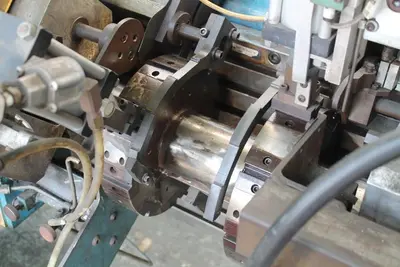 HAUTAU MODEL #CC15M DOUBLE END CHAMFER MACHINE: STOCK #10957