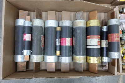 Used _UNKNOWN_ _UNKNOWN_ Fuses Ohio US | Aucto #1307550