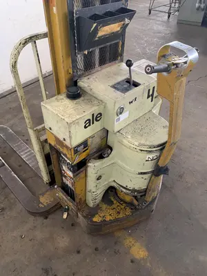 4000 LB. YALE ELECTRIC WALK BEHIND FORKLIFT. STOCK # 1060923.