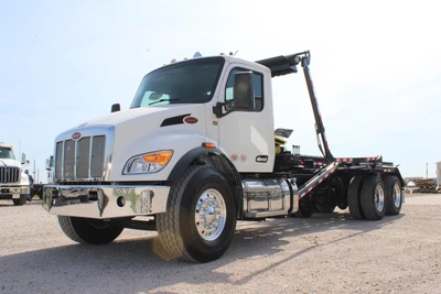 New | in-Stock 2027 PETERBILT 548 Rolloff Trucks Texas US | Roll Off Truck World #1492015