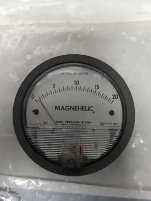 New | in-Stock MAGNEHELIC 2020C Lab Manometers Ohio US | Surplus Asset Holdings #1246614