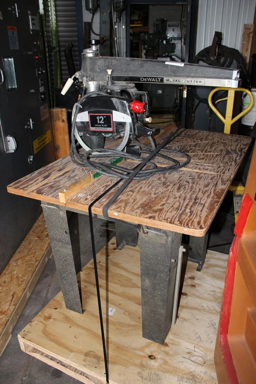 Used DEWALT T 1631 Woodworking Radial Arm Saws | INTER-PLANT SALES #344118