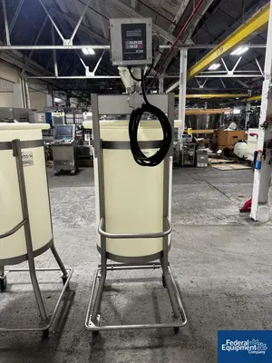 N/A (3) 200L Portable Plastic Mix Tanks with Mixer