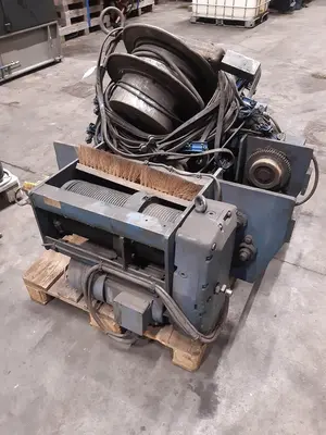 USED ADC 3,2 TON HOIST
