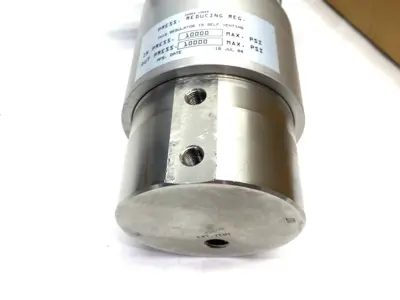 USED EMERSON TESCOM INTEGRATED REGULATOR, ER 3020SI-1 ELECTROPNEU. CONTROLLER