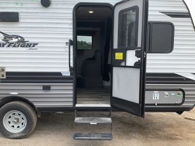Used 2022 JAYCO JAY FLLIGHT Campers, Caravans, Motorhomes Michigan US | Miedema Asset Management Group #1321399