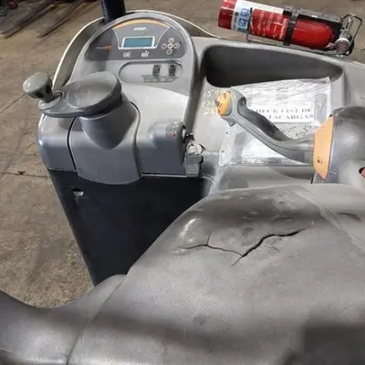 USED 2018 CROWN RR5725-45