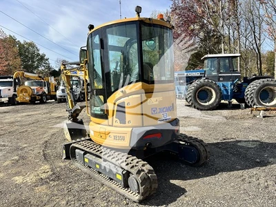 USED 2022 XCMG XE35U