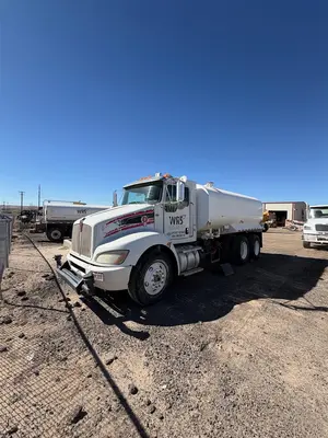 USED 2014 Kenworth T370