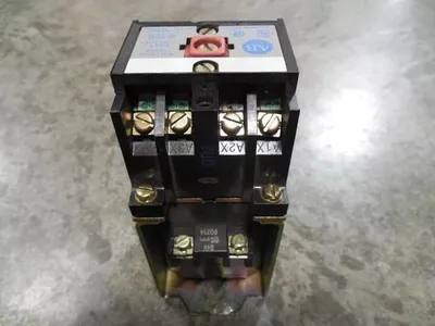 Allen Bradley 700DC-P400Z24 DC Relay Module Series A Used