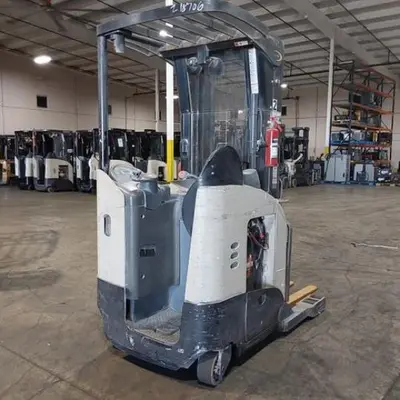 USED 2016 CROWN RR5725-45