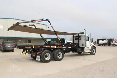 New | in-Stock 2027 PETERBILT 548 Rolloff Trucks Texas US | Roll Off Truck World #1492000