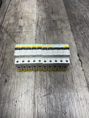 SCHNEIDER A9F74101 Electrical/PLC/Automation | ESS Industrial Equipment Sales (2)