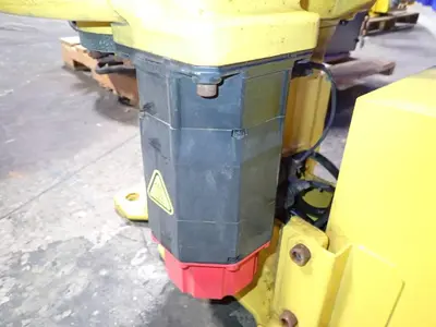 USED 2001 FANUC M6I