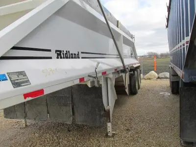 Used 2019 MIDLAND CROSS GATE BELLY DUMP Dump Trailers Manitoba CA | Conquest Truck & Auto Sales #1421336
