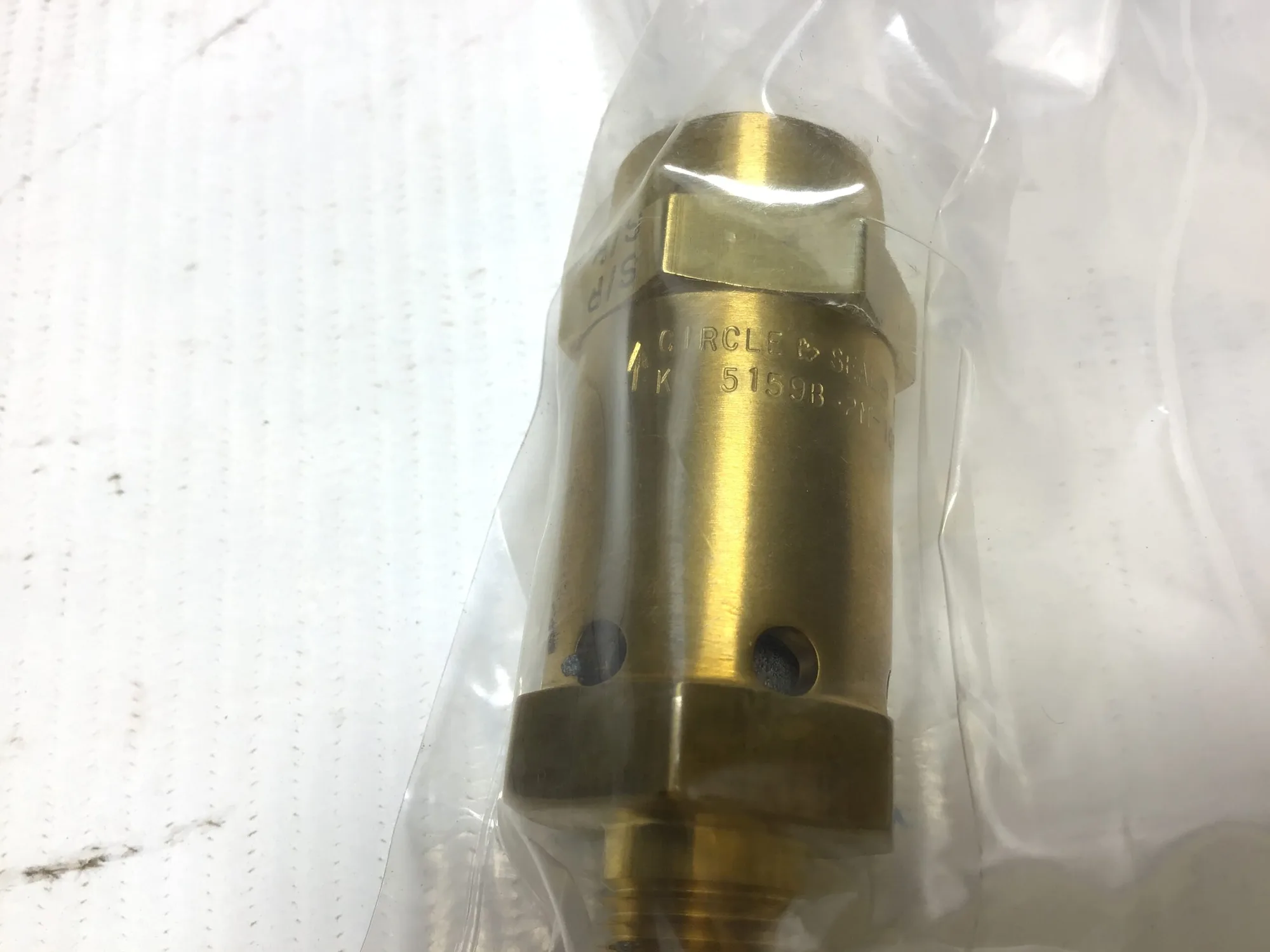 NEW CIRCLE SEAL CONTROLS 1/4″ 5132B-2M-15 RELIEF VALVE 5132B2M15